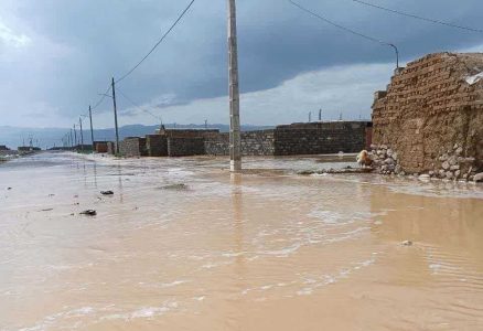 یک روستای زیرکوه خراسان‌جنوبی در حال تخلیه است