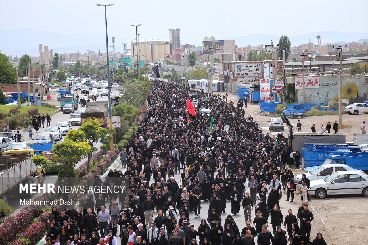 عاشقان جامانده دل‌های خود را راهی کربلا کردند