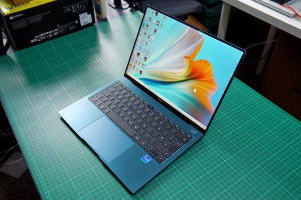 نقد و بررسی لپ تاپ هوآوی MateBook X Pro 2022